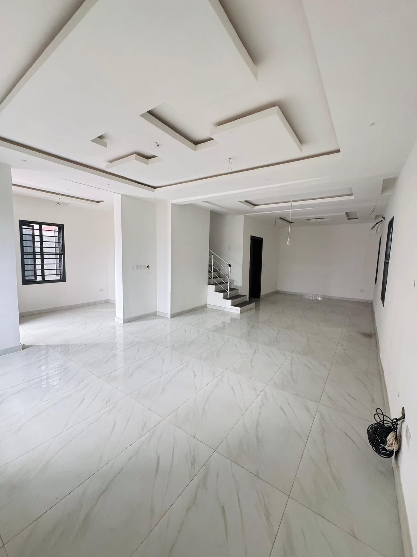 Luxury 3-Bedroom Apartment with BQ, Lekki Phase 1 — photo 4