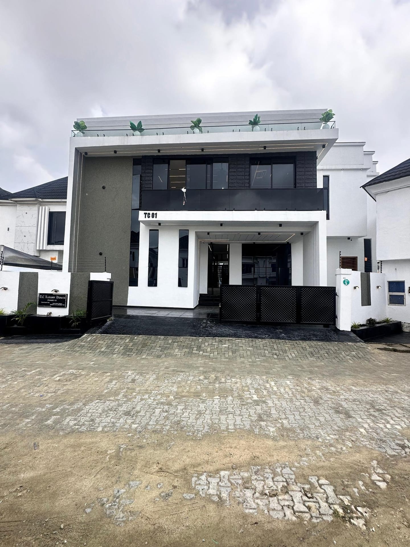 4 & 5 Bedroom Fully Detached Duplex with BQ, Ajah, Lekki — photo 1