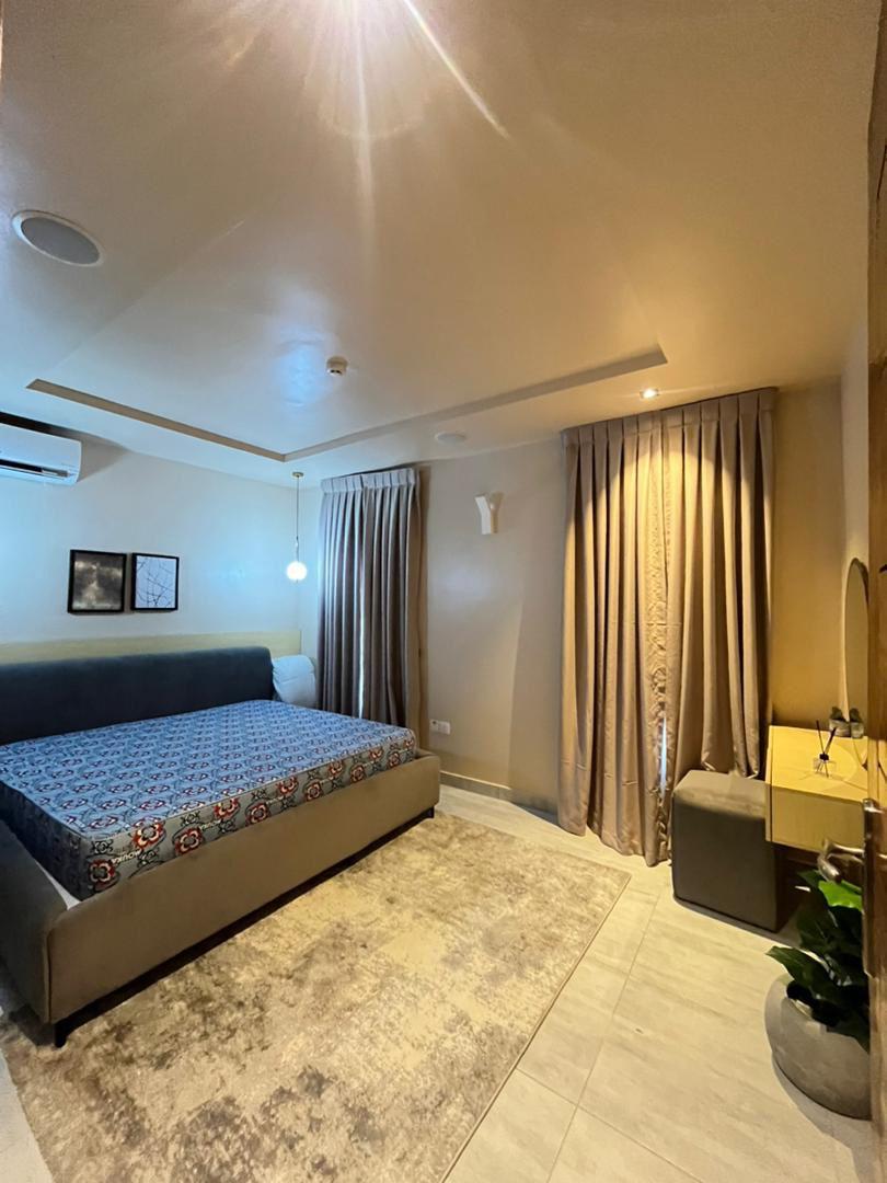Modern 5-Bedroom Duplex with BQ, Lekki Phase 1 — photo 3