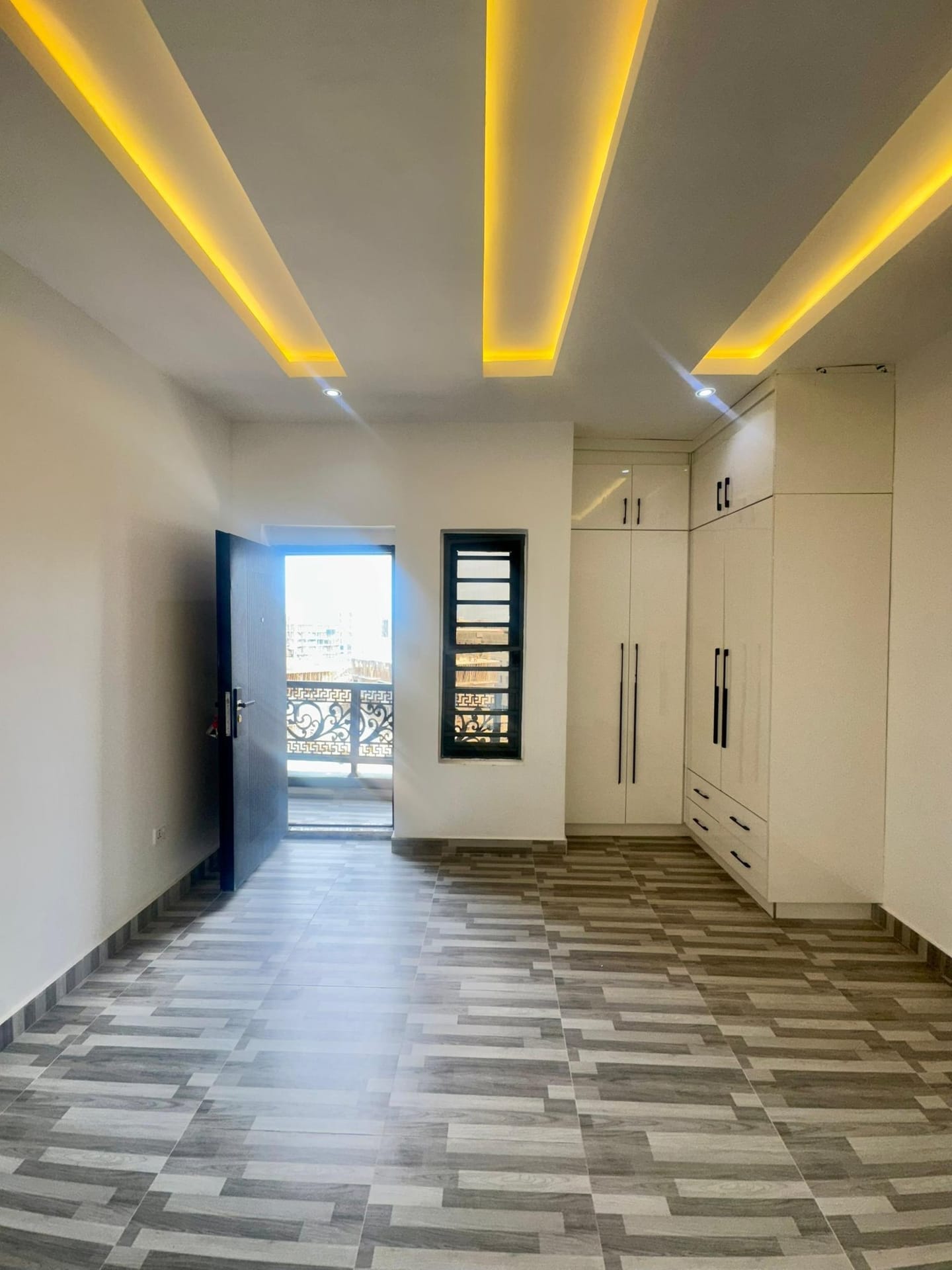 2-Bedroom Apartment & 3-Bedroom Maisonette with BQ, Lekki Phase 1 — photo 2