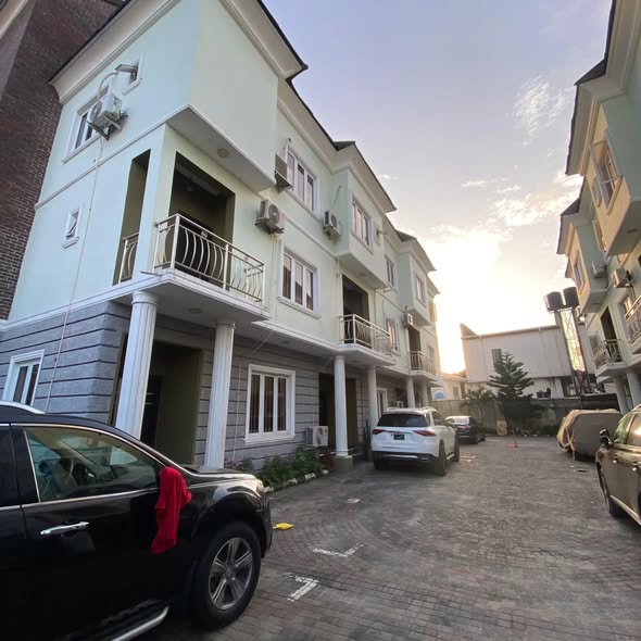 Serviced 4-Bedroom Terrace Duplex, Osapa, Lekki — All photos 1