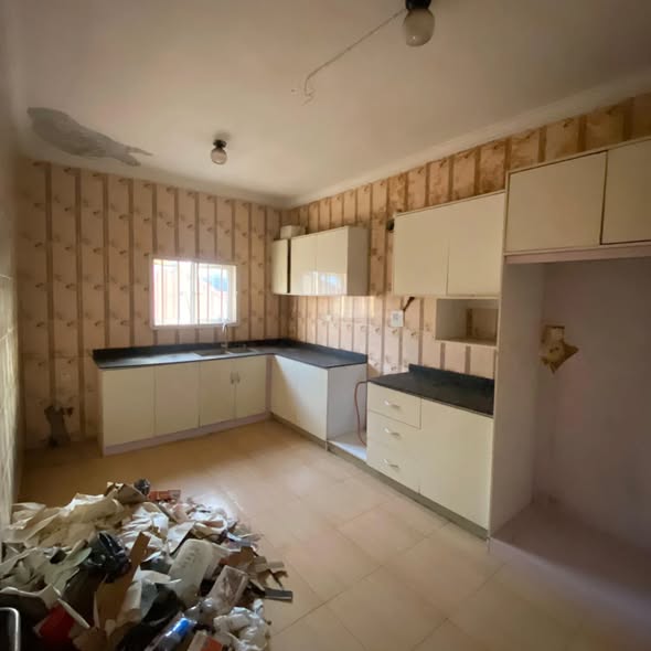 Serviced 4-Bedroom Terrace Duplex, Osapa, Lekki — All photos 4