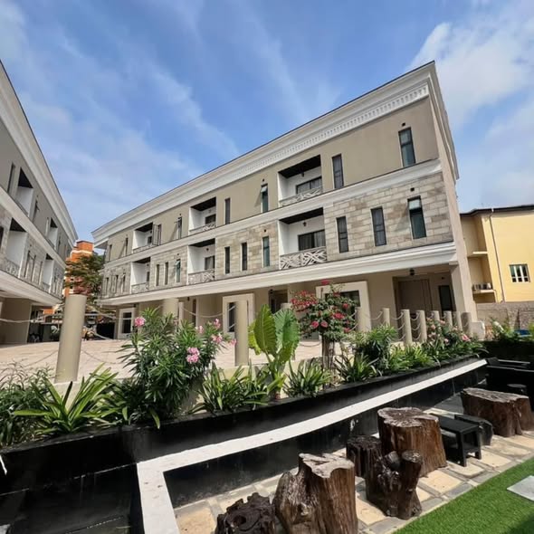 Luxury 5-Bedroom Terrace with BQ, Parkview, Ikoyi — All photos 2